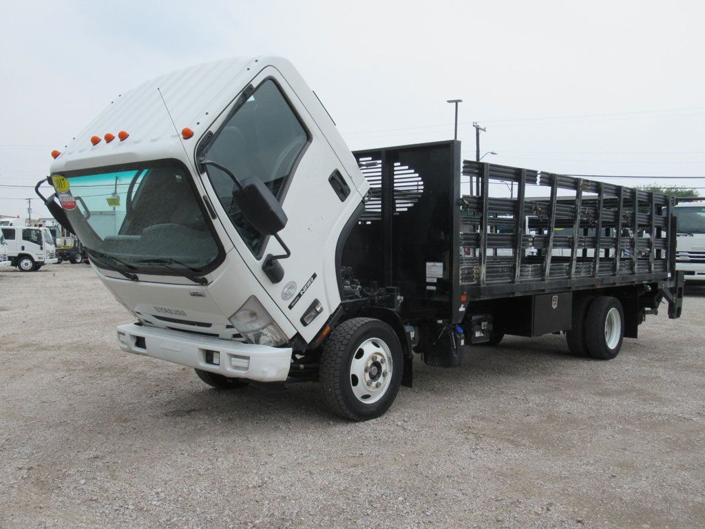 2017 Isuzu NRR (18ft Stake Bed with Liftgate) - 22459935 - 37