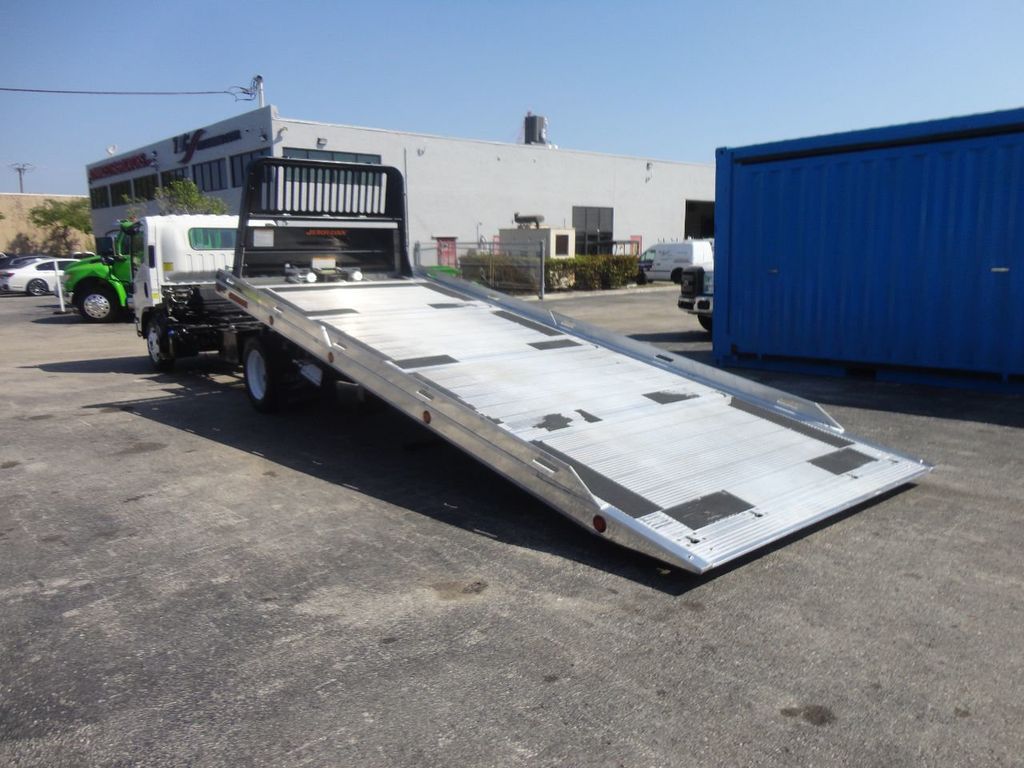 2017 Isuzu NRR 21' JERRDAN ROLLBACK TOW TRUCK. - 21831947 - 13
