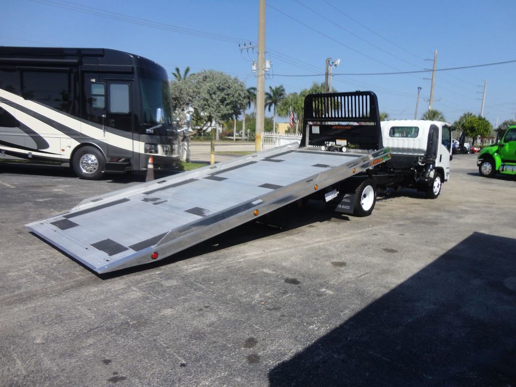 2017 Isuzu NRR 21' JERRDAN ROLLBACK TOW TRUCK. - 21831947 - 17