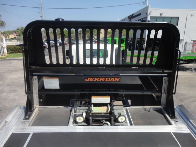 2017 Isuzu NRR 21' JERRDAN ROLLBACK TOW TRUCK. - 21831947 - 18
