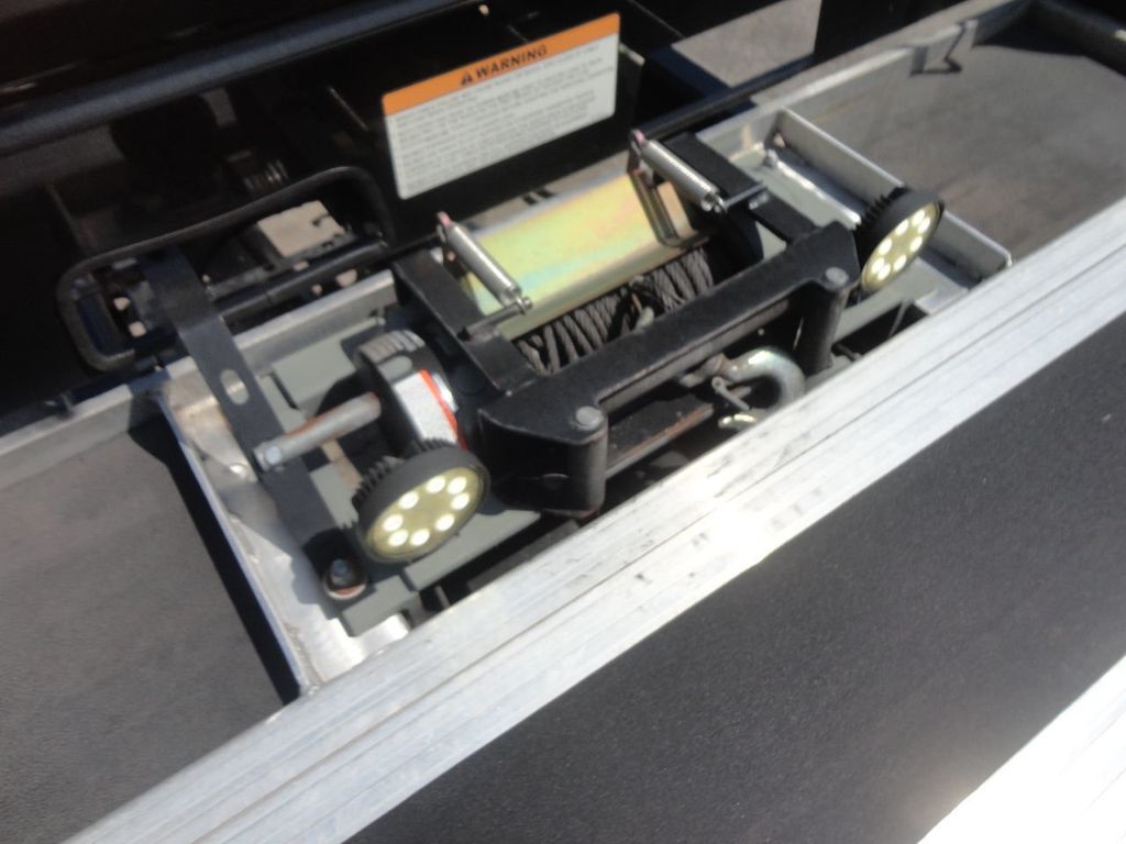 2017 Isuzu NRR 21' JERRDAN ROLLBACK TOW TRUCK. - 21831947 - 19