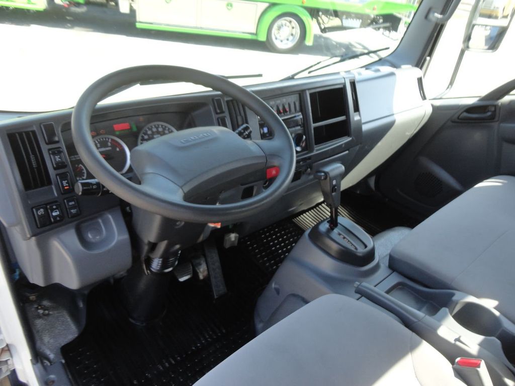 2017 Isuzu NRR 21' JERRDAN ROLLBACK TOW TRUCK. - 21831947 - 33