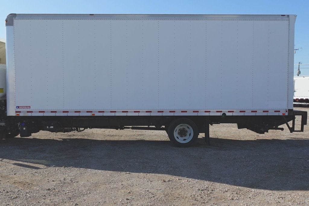 2017 Isuzu NRR (24ft Box with Gate) - 22660907 - 4