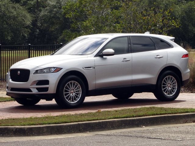 2017 Jaguar F-Pace Base photo 25