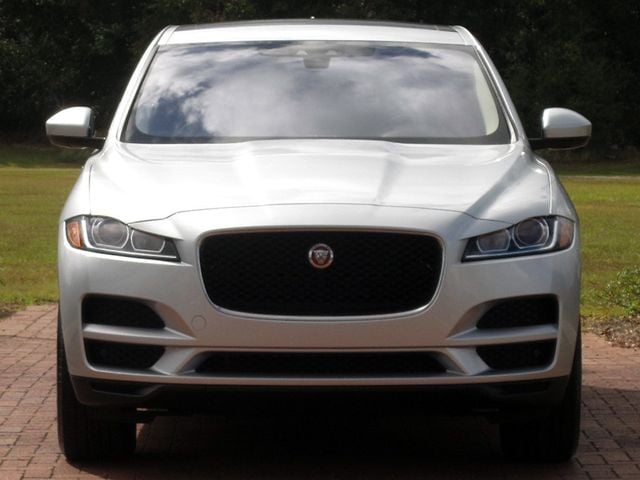 2017 Jaguar F-Pace Base photo 3