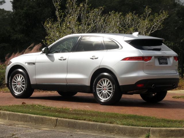 2017 Jaguar F-Pace Base photo 6