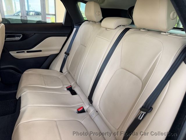 2017 Jaguar F-PACE 35t Premium AWD - 23000688 - 35