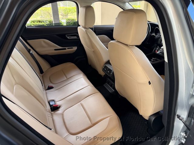 2017 Jaguar F-PACE 35t Premium AWD - 23000688 - 36