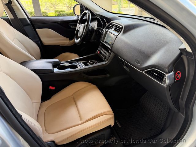 2017 Jaguar F-PACE 35t Premium AWD - 23000688 - 40