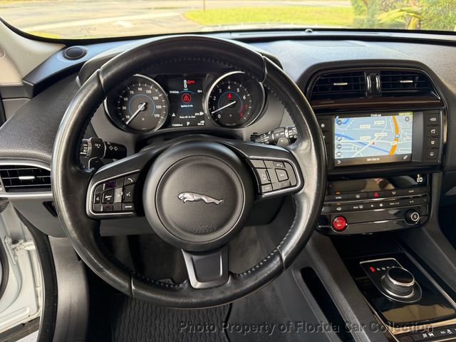 2017 Jaguar F-PACE 35t Premium AWD - 23000688 - 44