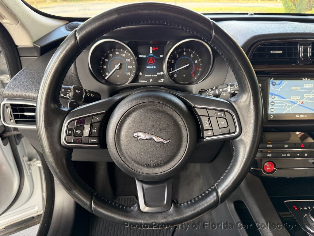 2017 Jaguar F-PACE 35t Premium AWD - 23000688 - 46