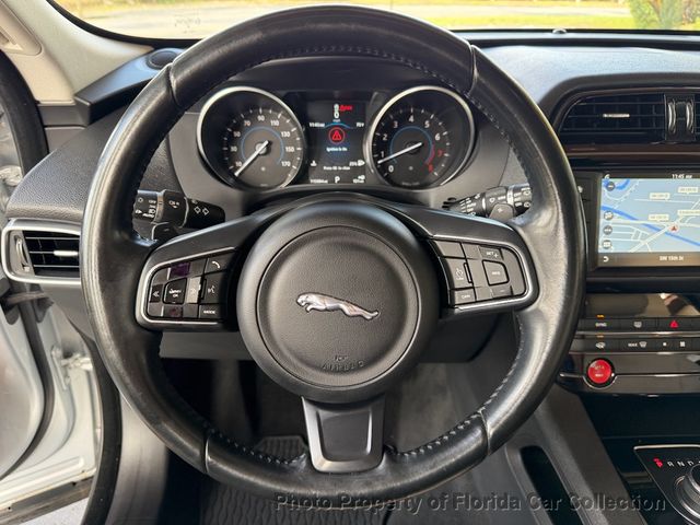2017 Jaguar F-PACE 35t Premium AWD - 23000688 - 46