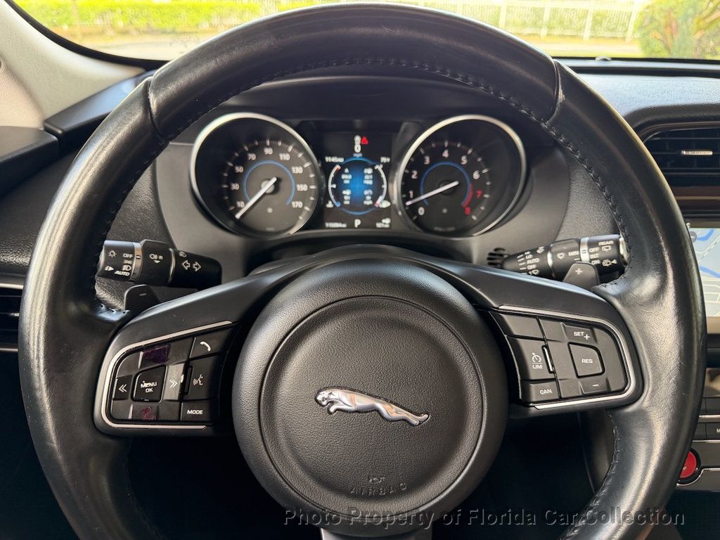 2017 Jaguar F-PACE 35t Premium AWD - 23000688 - 47
