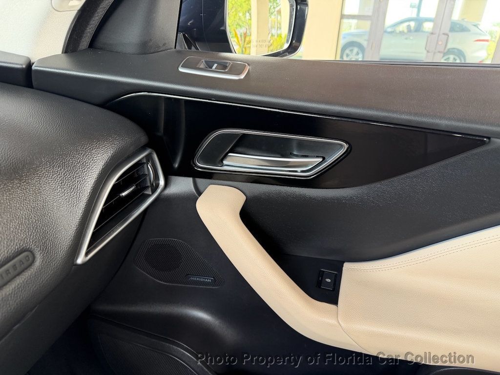 2017 Jaguar F-PACE 35t Premium AWD - 23000688 - 61