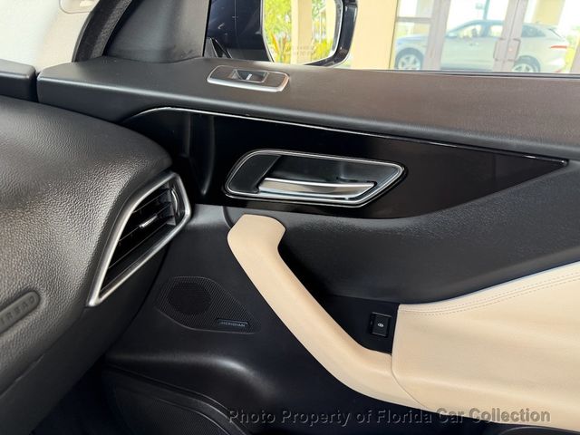 2017 Jaguar F-PACE 35t Premium AWD - 23000688 - 61