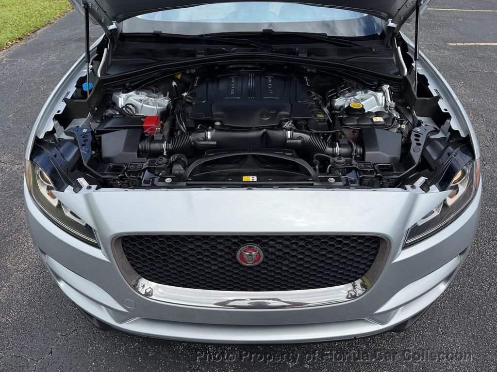 2017 Jaguar F-PACE 35t Premium AWD - 23000688 - 74