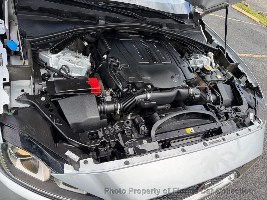 2017 Jaguar F-PACE 35t Premium AWD - 23000688 - 76