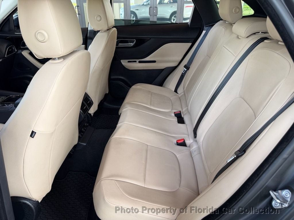 2017 Jaguar F-PACE 35t Premium AWD - 23000688 - 7