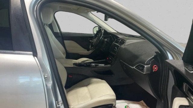 2017 Jaguar F-PACE 35t Prestige AWD - 23054039 - 18
