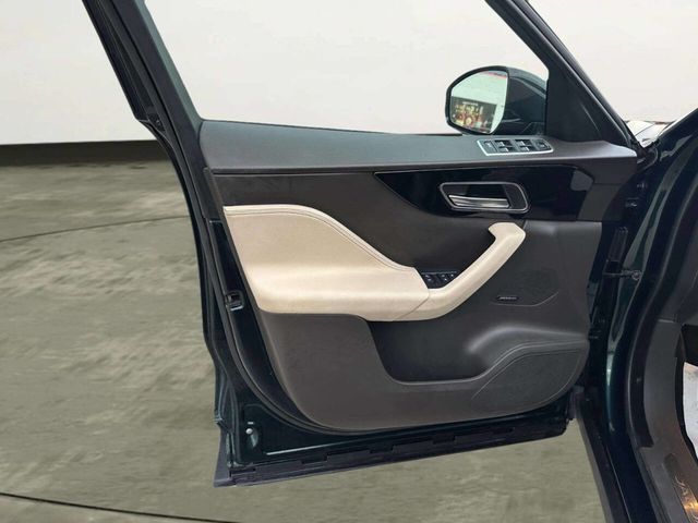 2017 Jaguar F-PACE 35t Prestige AWD - 23015329 - 9