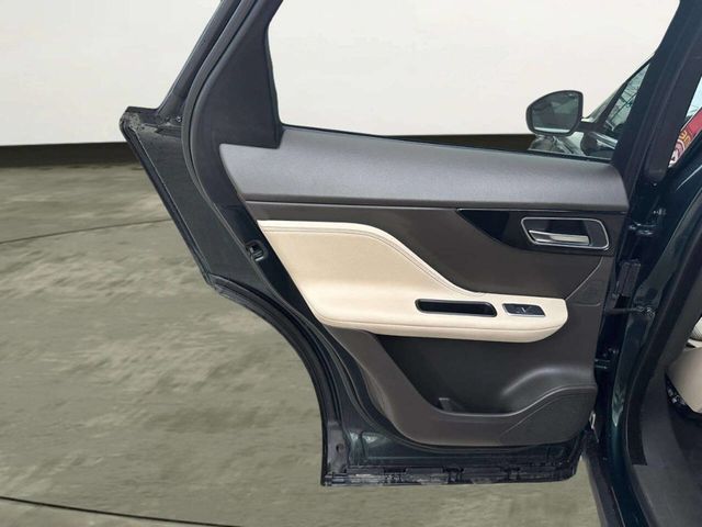 2017 Jaguar F-PACE 35t Prestige AWD - 23015329 - 11