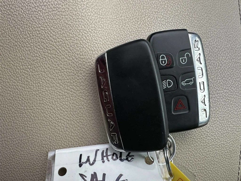 2017 Jaguar F-PACE 35t Prestige AWD - 23015329 - 28