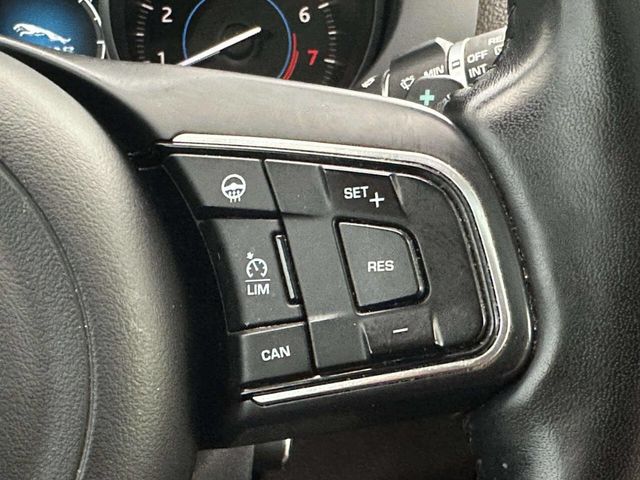 2017 Jaguar F-PACE 35t Prestige AWD - 23015329 - 32