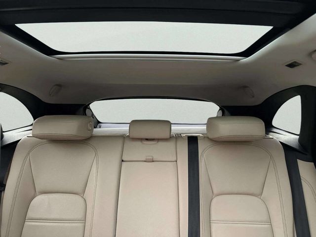 2017 Jaguar F-PACE 35t Prestige AWD - 23015329 - 34