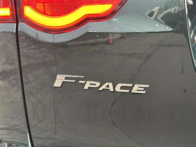 2017 Jaguar F-PACE 35t Prestige AWD - 23015329 - 36