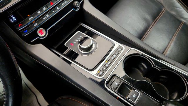 2017 Jaguar F-PACE 35t Prestige AWD - 23023513 - 14
