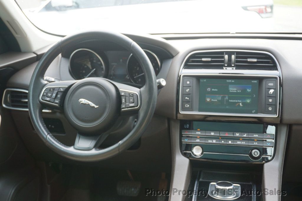 2017 Jaguar F-PACE 35t Prestige AWD - 23059323 - 12