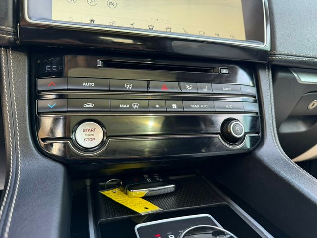 2017 Jaguar F-PACE 35t R-Sport AWD - 22983259 - 27