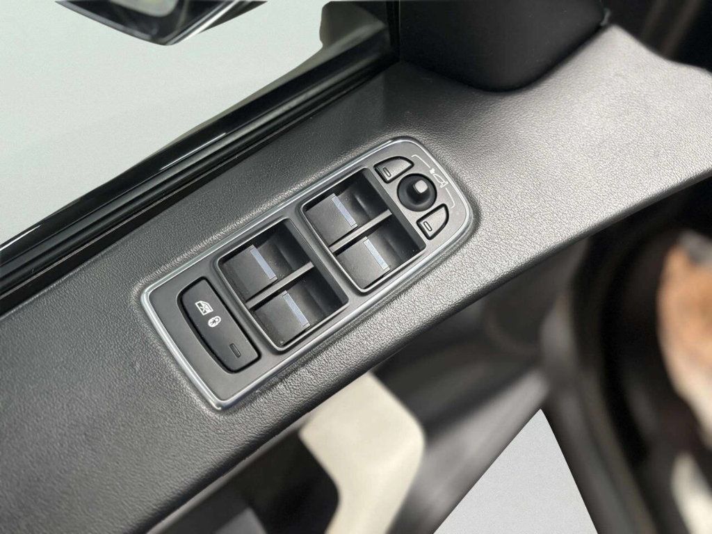 2017 Jaguar F-PACE 35t R-Sport AWD - 22992725 - 12