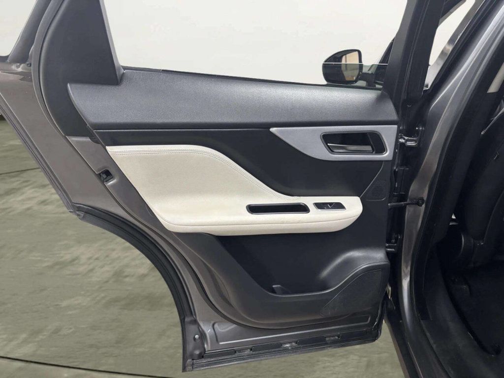 2017 Jaguar F-PACE 35t R-Sport AWD - 22992725 - 17