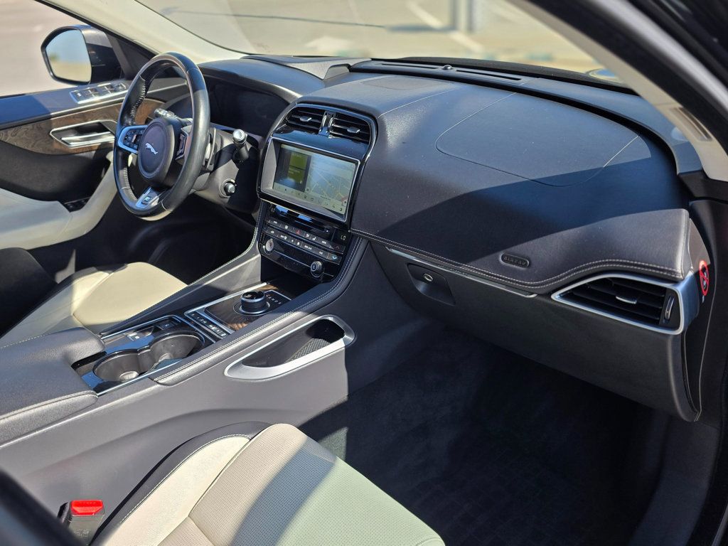 2017 Jaguar F-PACE 35t R-Sport AWD - 22982618 - 9