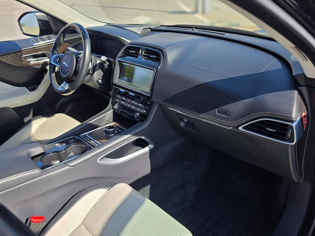 2017 Jaguar F-PACE 35t R-Sport AWD - 22982618 - 9