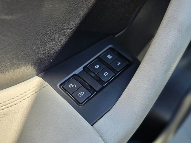 2017 Jaguar F-PACE 35t R-Sport AWD - 22982618 - 28