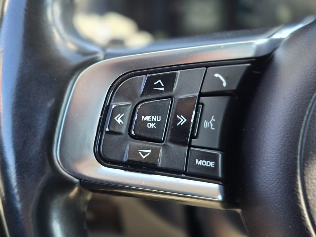 2017 Jaguar F-PACE 35t R-Sport AWD - 22982618 - 31