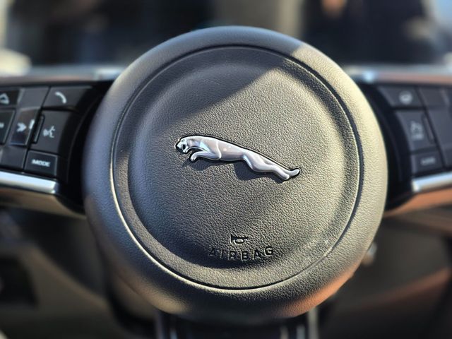 2017 Jaguar F-PACE 35t R-Sport AWD - 22982618 - 32