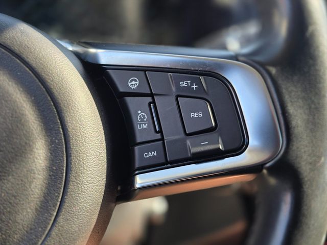 2017 Jaguar F-PACE 35t R-Sport AWD - 22982618 - 33