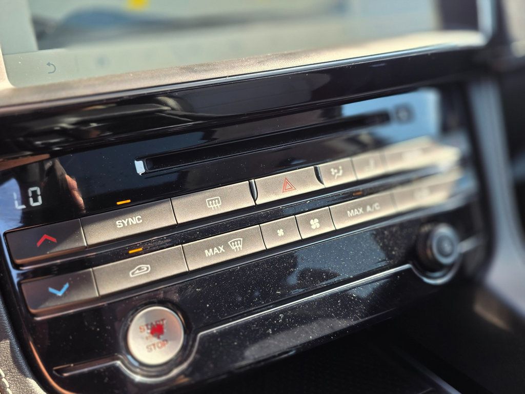 2017 Jaguar F-PACE 35t R-Sport AWD - 22982618 - 37