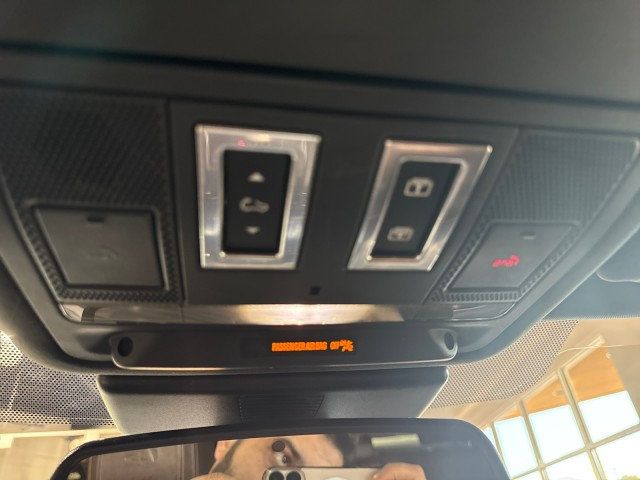 2017 Jaguar F-PACE S AWD - 22948488 - 19