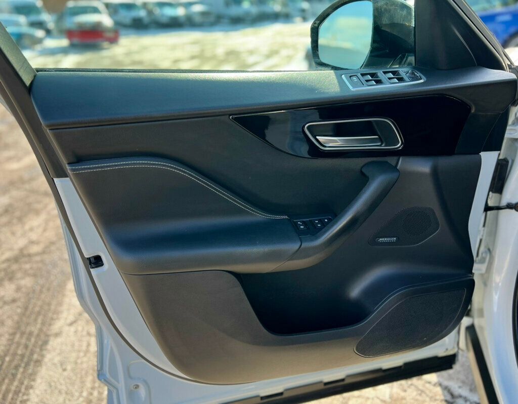 2017 Jaguar F-PACE S AWD - 22956890 - 14