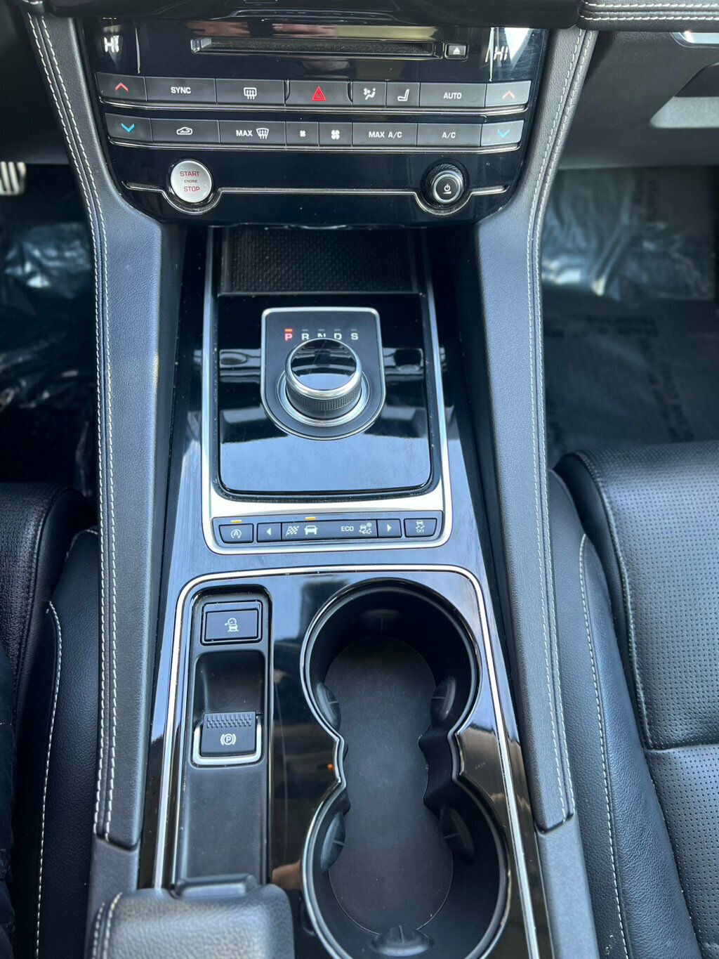 2017 Jaguar F-PACE S AWD - 22956890 - 29