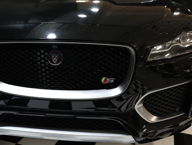 2017 Jaguar F-PACE S AWD - 23053533 - 10