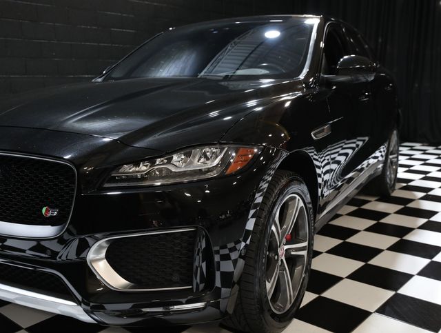2017 Jaguar F-PACE S AWD - 23053533 - 8