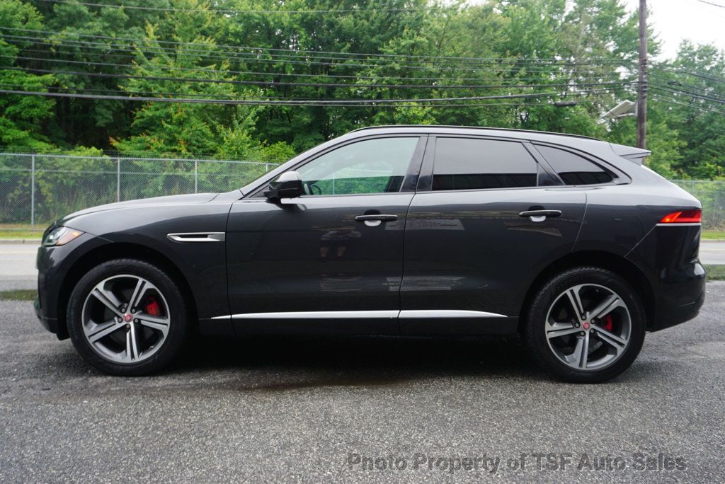 2017 Jaguar F-PACE S photo 4