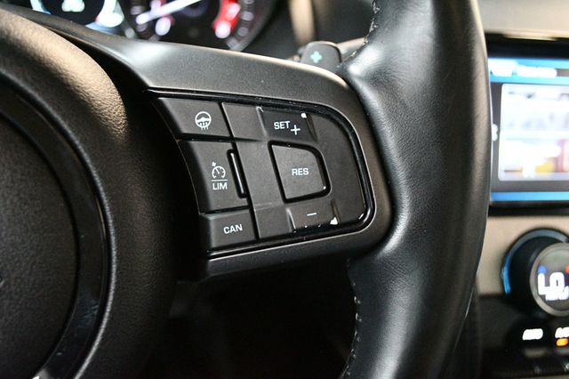 2017 Jaguar F-TYPE Coupe Automatic Premium - 23019003 - 32