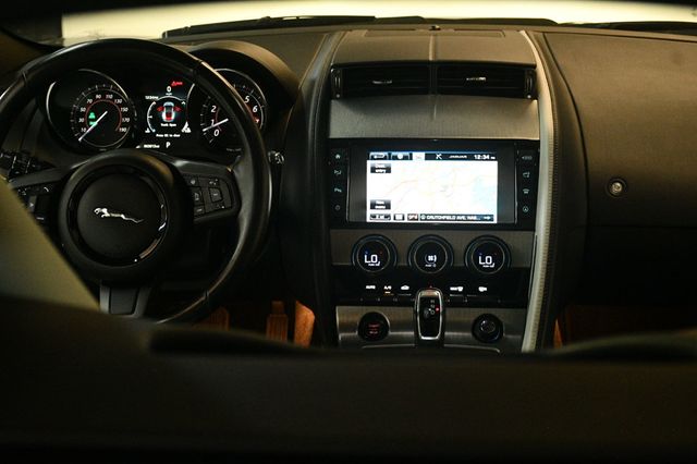 2017 Jaguar F-TYPE Coupe Automatic Premium - 23019003 - 4