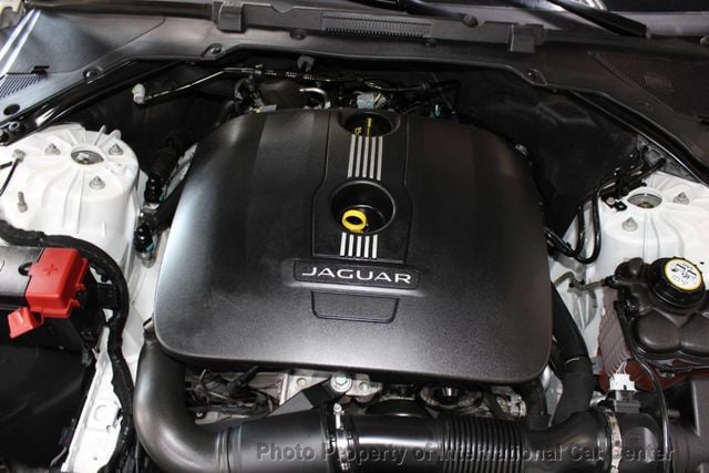 2017 Jaguar XE 25t - Clean Carfax - Just serviced!  - 22403255 - 40